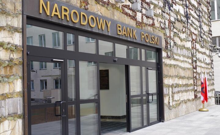 Wejście do centrali Narodowego Banku Polski w Warszawie / autor: Fratria / KK