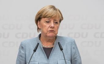 Merkel krytykuje Trumpa na Harvardzie