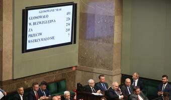 Sejm przyjął uchwałę o zarządzeniu referendum