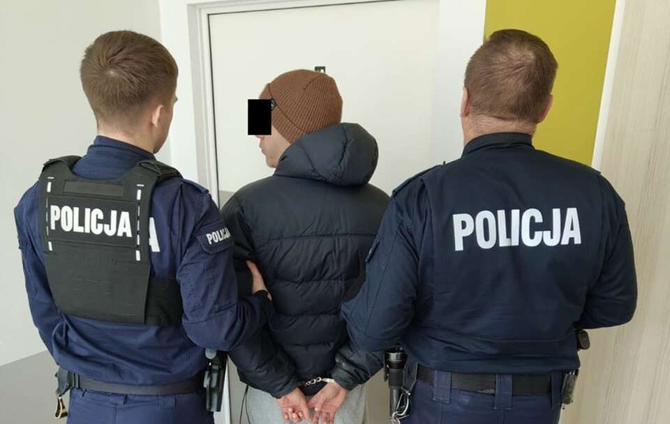 Policja na warszawskich Bielanach zatrzymała 28-letniego mężczyznę podejrzanego o zabójstwo 18-latki.  / autor: policja.pl