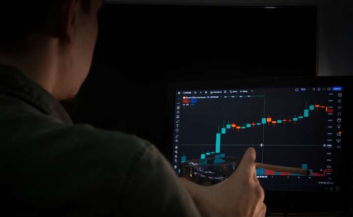 Większość aktywnych klientów (72 proc.) traciła na transakcjach na instrumentach rynku Forex w 2025 r. / autor: Pixabay