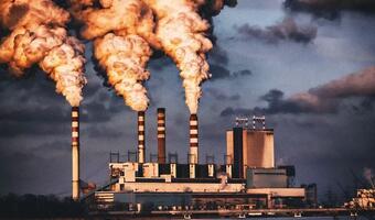 Francja ograniczy emisję gazów cieplarnianych