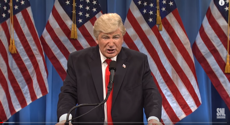 Alec Baldwin jako prezydent Trump w Saturday Night Live/screenshot YouTube