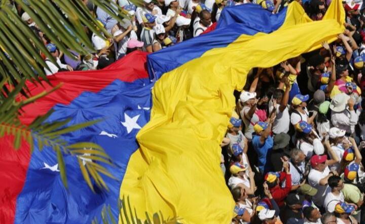 Protesty w Caracas / autor: PAP/EPA/LEONARDO MUNOZ