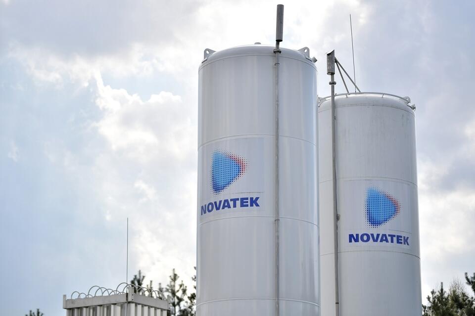 Instalacje gazowe spółki Novatek / autor: PAP/Przemysław Piątkowski