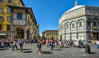 Florencja dyscyplinuje turystów