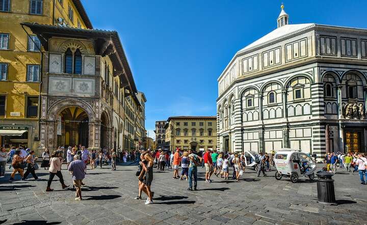 Władze Florencji przypominają turystom, że ich miasto zostało wpisane na listę dziedzictwa UNESCO / autor: Pixabay