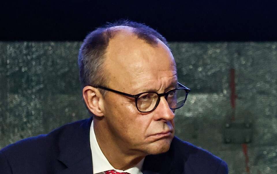 Friedrich Merz wyraził opinię, że za wcześnie jest na końcową ocenę w sprawie aktu dywersji na kolei w Polsce. / autor: EPA/FILIP SINGER / POOL Dostawca: PAP/EPA.