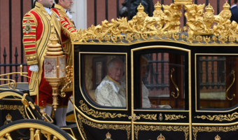 W. Brytania: Koronacja Karola III - kosztowna, ale opłacalna