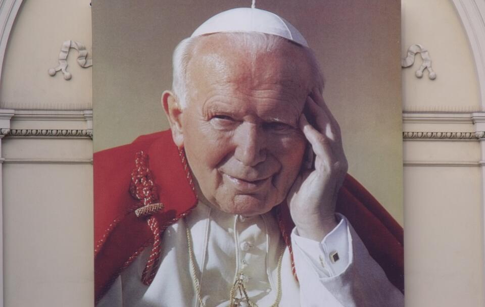 Portret św. Jana Pawła II / autor: Fratria