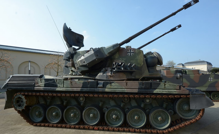 Niemcy wyślą czołgi na Ukrainę / autor: Disclose.tv