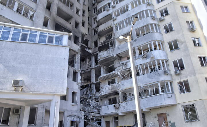 Odessa. Budynek mieszkalny po ostrzale / autor: fotoserwis PAP
