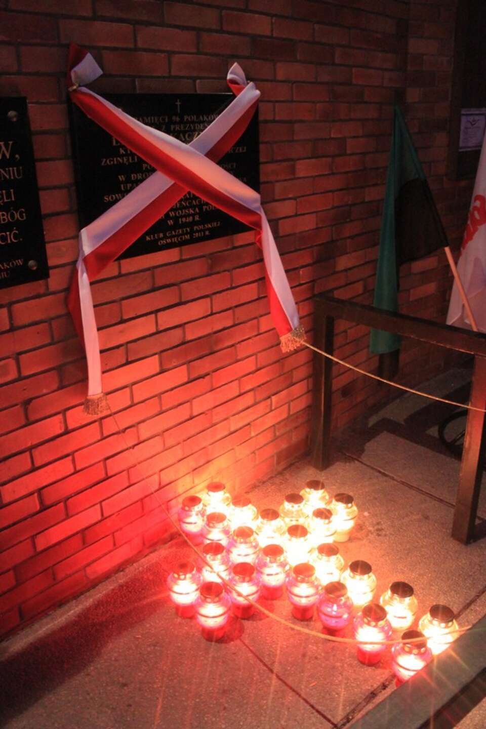 Odłsonięcie tablicy, grudzień 2011. Foto: Jan Lorek
