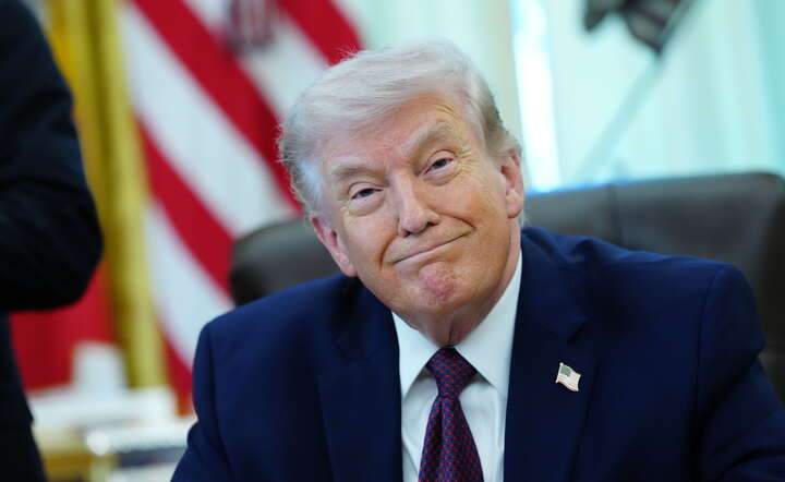 Prezydent USA Donald Trump w Białym Domu / autor: PAP/EPA/AARON SCHWARTZ