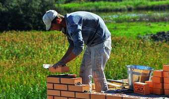 Rząd luzuje przepisy prawa budowlanego