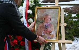 Uroczystości pogrzebowe aktorki Bożeny Dykiel, 25 bm. na Powązkach Wojskowych w Warszawie / autor: PAP/Radek Pietruszka