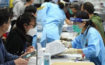 W Hongkongu rekordowy przyrost zakażeń koronawirusem