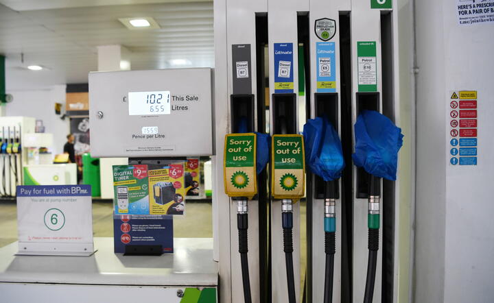 Stacja benzynowa w W. Brytanii / autor: PAP/EPA