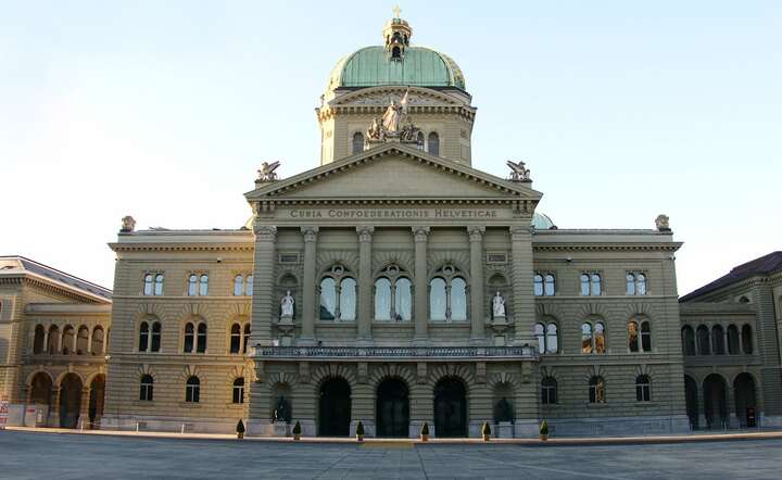 Budynek parlamentu Szwajcarii w Bernie / autor: Pixabay