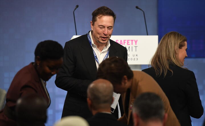 Elon Musk w Bletchley Park / autor: PAP/EPA