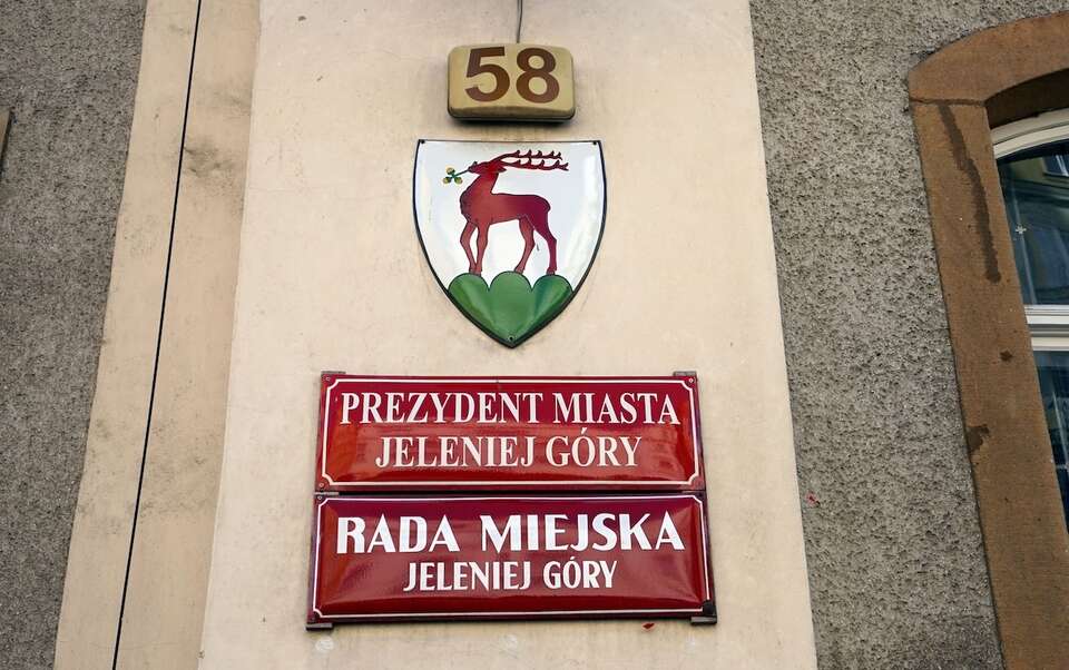 ТОЛЬКО С НАМИ. За кулисами жилищного скандала в Еления Гура