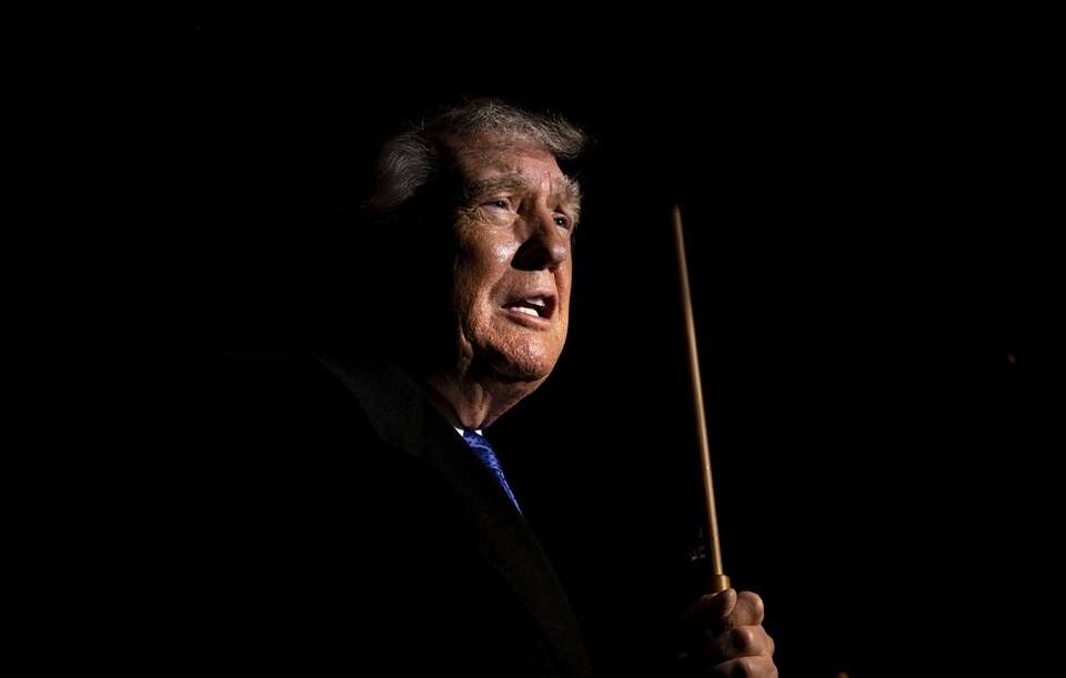 Elżbieta Królikowska-Elvis zwróciła uwagę na działania Donalda Trumpa związane ze sprawą Wenezueli. / autor: EPA/BONNIE CASH / POOL Dostawca: PAP/EPA.