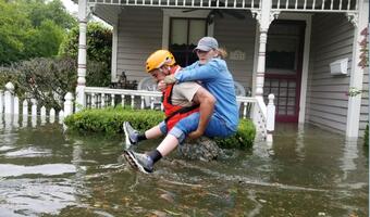Tragedia !  Kilkadziesiąt tysięcy domów pod wodą