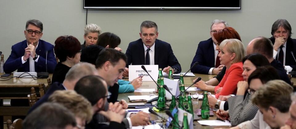 Posiedzenie sejmowej komisji zdrowia / autor: PAP/Tomasz Gzell