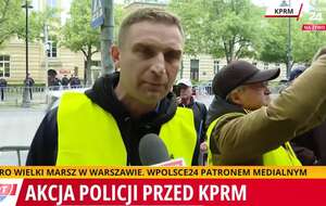 Robert Bąkiewicz w Miasteczku Gniewu w Al. Ujazdowskich / autor: Youtube/TV wPolsce24
