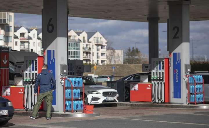 Ceny maksymalne benzyn i diesla spadają w porównaniu z piątkiem / autor: Fratria / Andrzej Wiktor