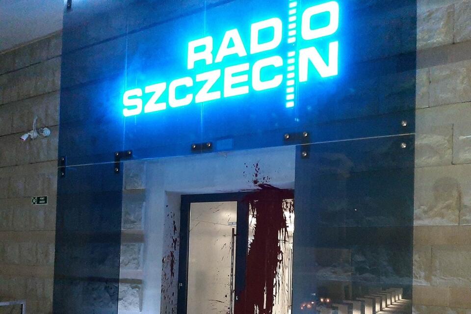 Zdewastowana siedziba Radia Szczecin / autor: Twitter/Dariusz Matecki