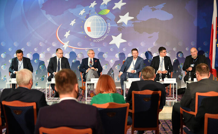 Dyskusja podczas panelu na temat fuzji i przejęć podczas Forum Ekonomicznego w Karpaczu / autor: PKN Orlen