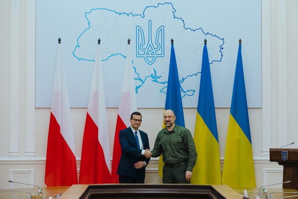 Premier Mateusz Morawiecki i szef ukraińskiego rządu Denys Szmyhal w Kijowie / autor: Twitter/Kancelaria Premiera