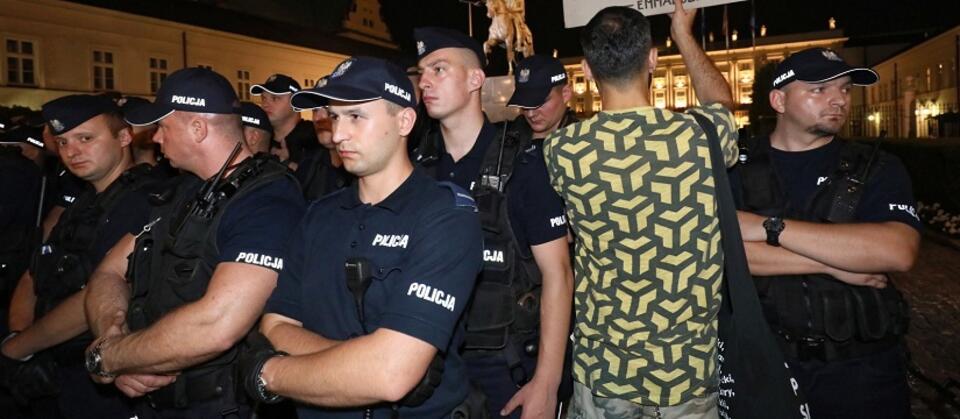 Policja zabezpiecza protest przeciwników zmian w sądownictwie / autor: PAP/Paweł Supernak