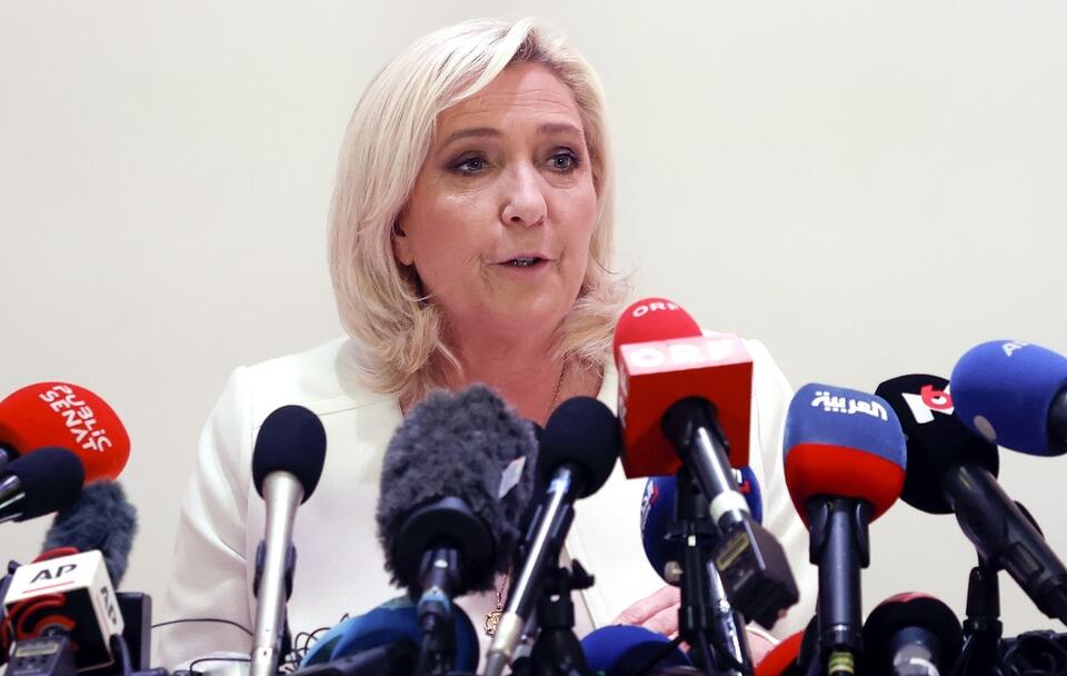 autor: PAP/EPA/YOAN VALAT