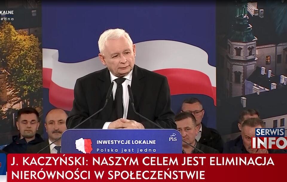 Prezes PiS Jarosław Kaczyński w Piekoszowie / autor: screen TVP Info