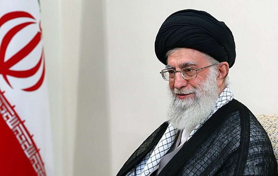 autor: Official website of Ali Khamenei, CC BY 4.0 <https://creativecommons.org/licenses/by/4.0>, via Wikimedia Commons