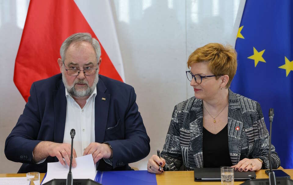 Przewodniczący Kultury i Środków Przekazu Piotr Adamowicz oraz wiceprzewodnicząca Urszula Augustyn  / autor: PAP/Rafał Guz