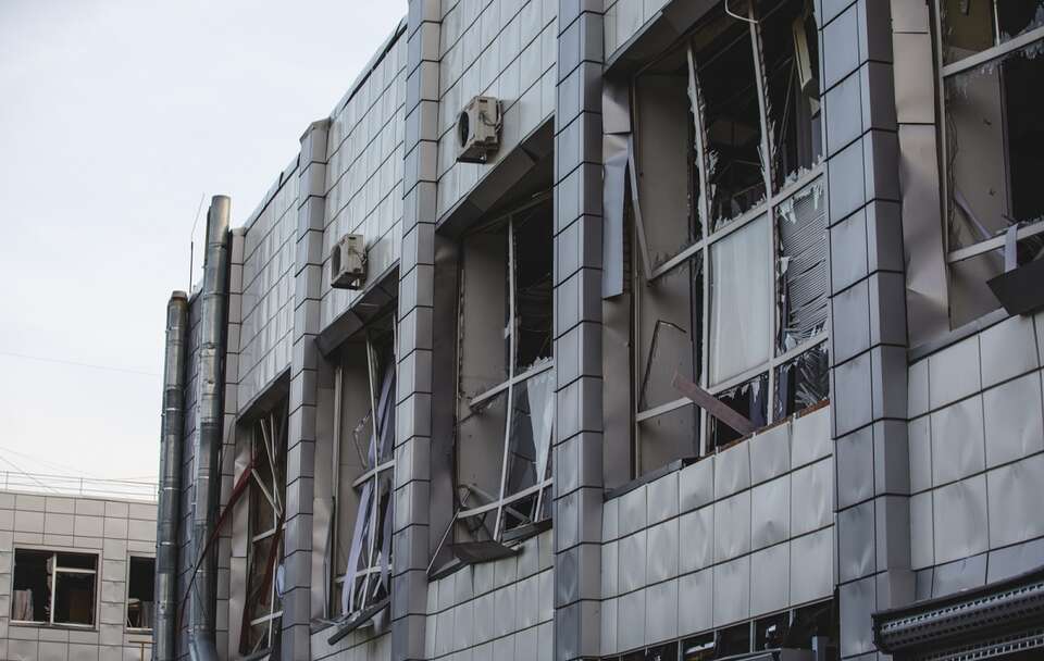 Zniszczenia w Dnieprze / autor: PAP/EPA/ARSEN DZODZAIEV