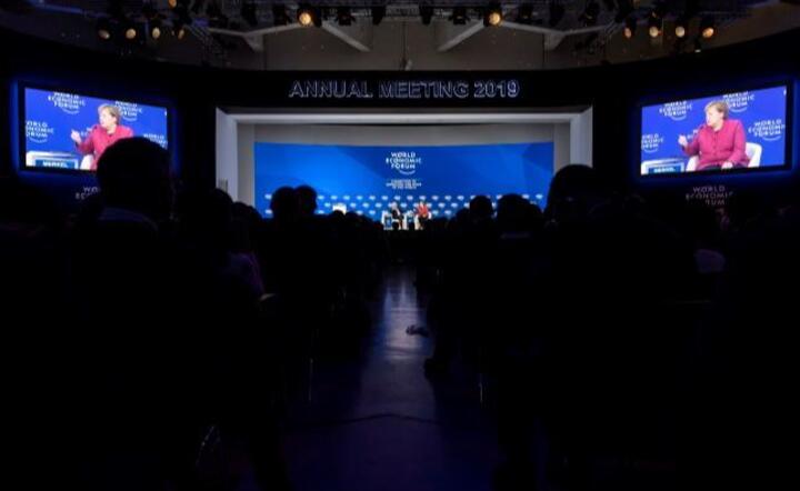 Forum ekonomiczne w Davos / autor: PAP/EPA/GIAN EHRENZELLER