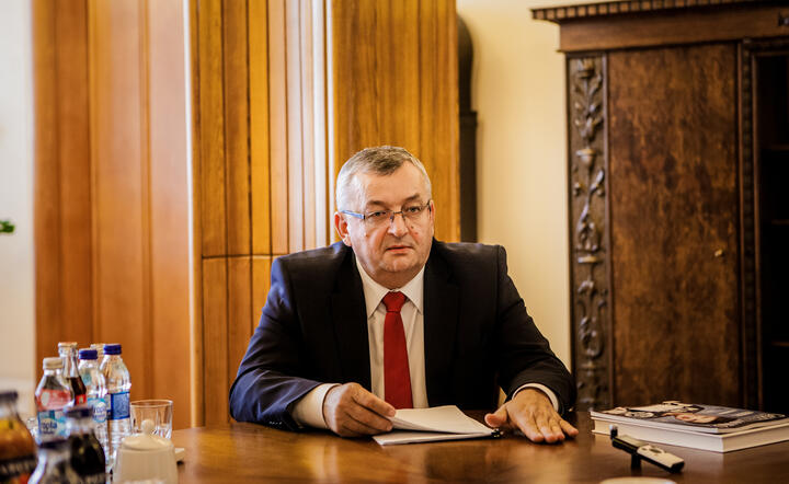 minister infrastruktury Andrzej Adamczyk / autor: Fratria