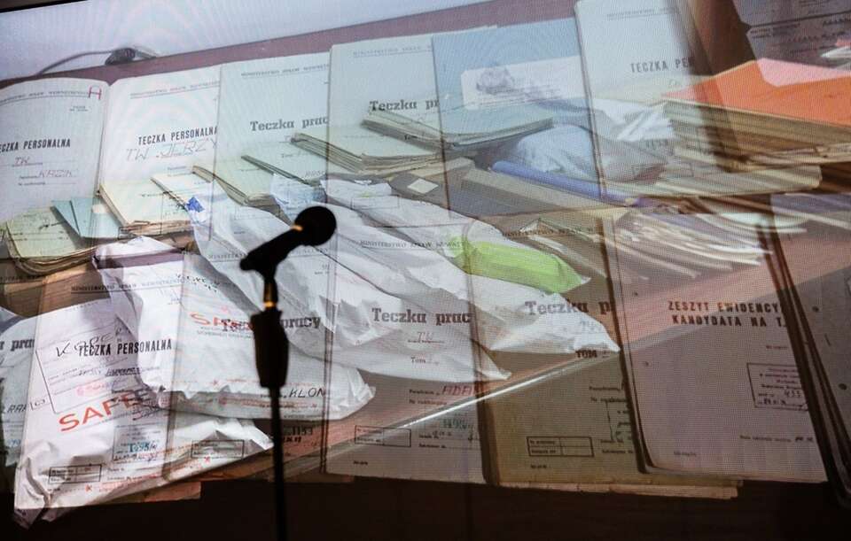  Wśród dokumentów są teczki personalne, teczki pracy tajnych współpracowników, dokumenty Akademii Spraw Wewnętrznych, Urzędu Bezpieczeństwa, Służby Bezpieczeństwa oraz akta sądowe z lat 1945-1990. / autor: @ipngovpl