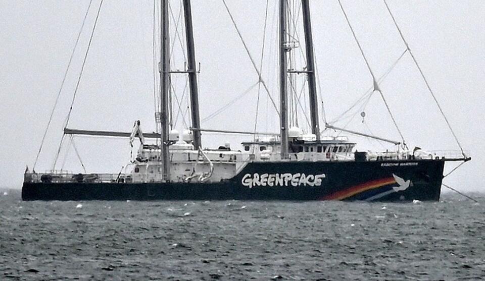 Statek Greenpeace / autor: PAP/Marcin Gadomski