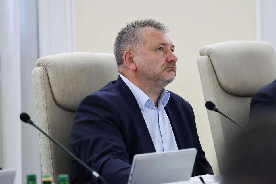 Waldemar Żurek na posiedzeniu rządu w KPRM w Warszawie / autor: PAP/Albert Zawada