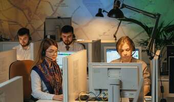Jak call center wyłudzają pieniądze od Polaków?