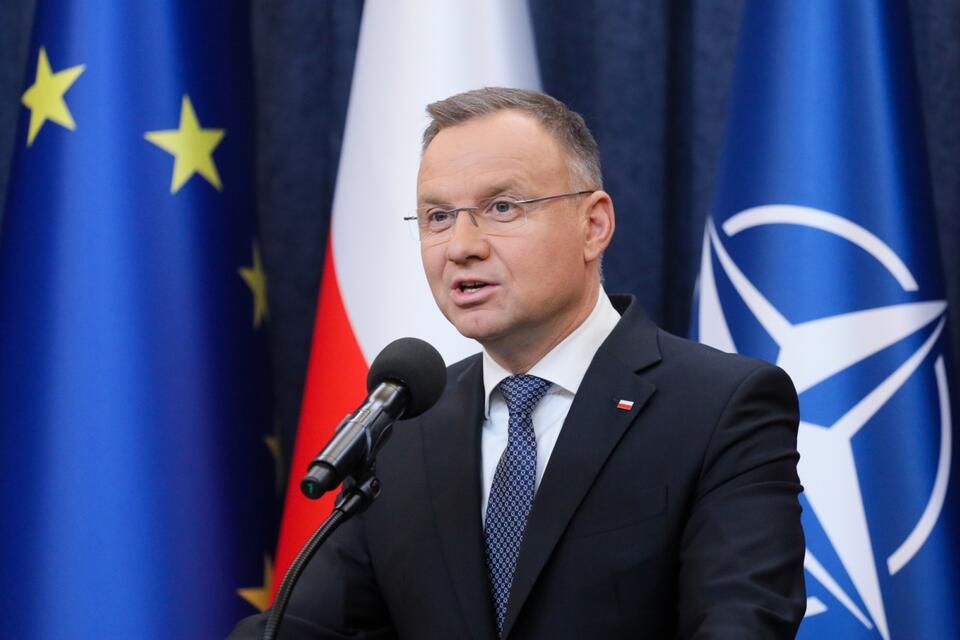 Prezydent RP Andrzej Duda podczas oświadczenia dla mediów w Pałacu Prezydenckim w Warszawie. / autor: PAP/Paweł Supernak