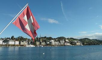 Szwajcarzy zamrażają kasę oligarchom