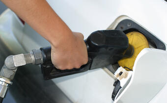 PIPP: cena benzyny na stacjach zmierza ku poziomowi 4 zł za litr. A przecież mogło być jeszcze taniej
