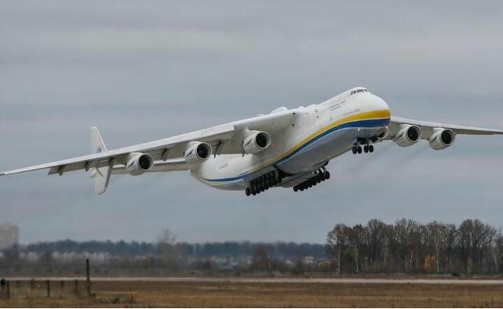 Antonow An-225 Mrija  / autor: PAP/EPA/Sergey Dolzhenko 