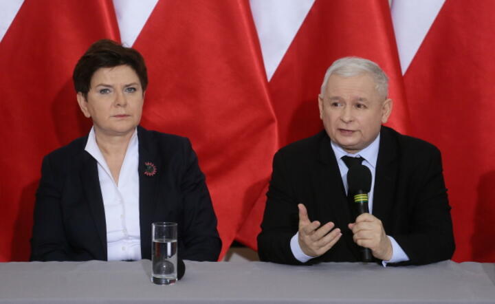 Prezes Prawa i Sprawiedliwości Jarosław Kaczyński i premier Beata Szydło, fot. PAP/Paweł Supernak